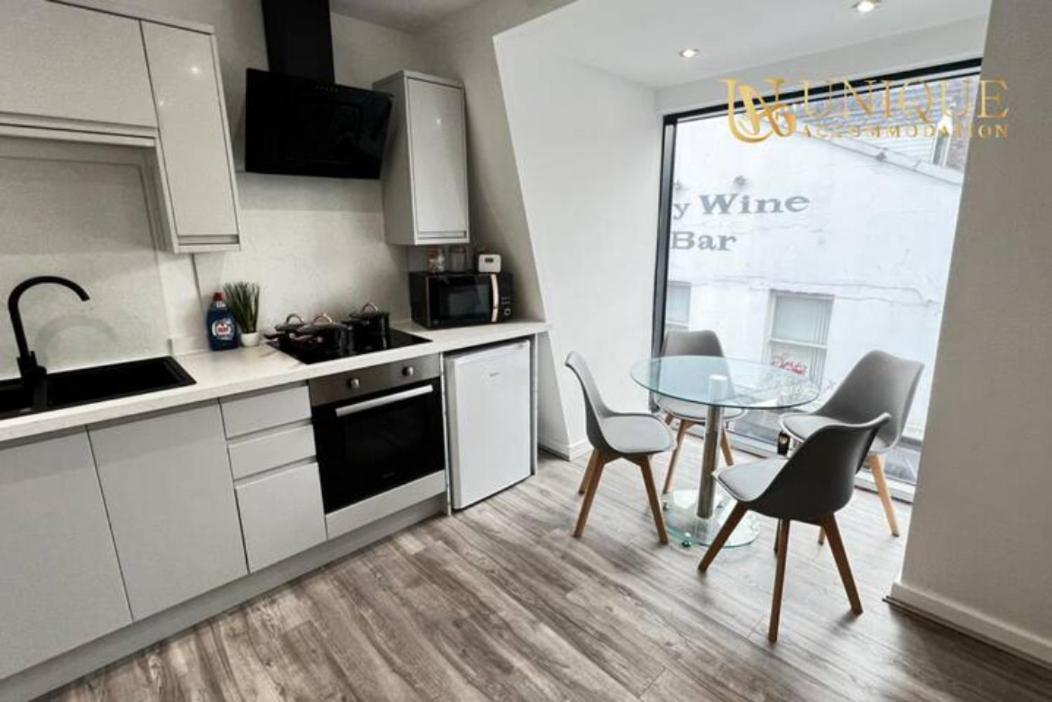 Unique Accommodation Liverpool - Luxury 2 Bed Apartments , Perfect For Business & Families, Book Now Buitenkant foto