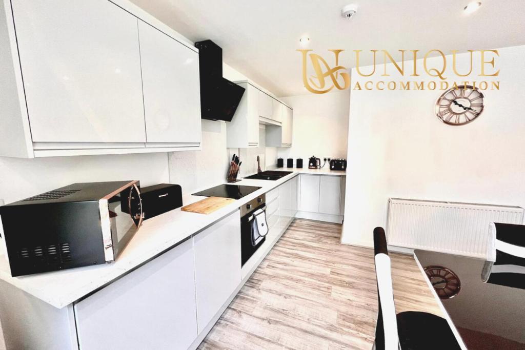 Unique Accommodation Liverpool - Luxury 2 Bed Apartments , Perfect For Business & Families, Book Now Buitenkant foto