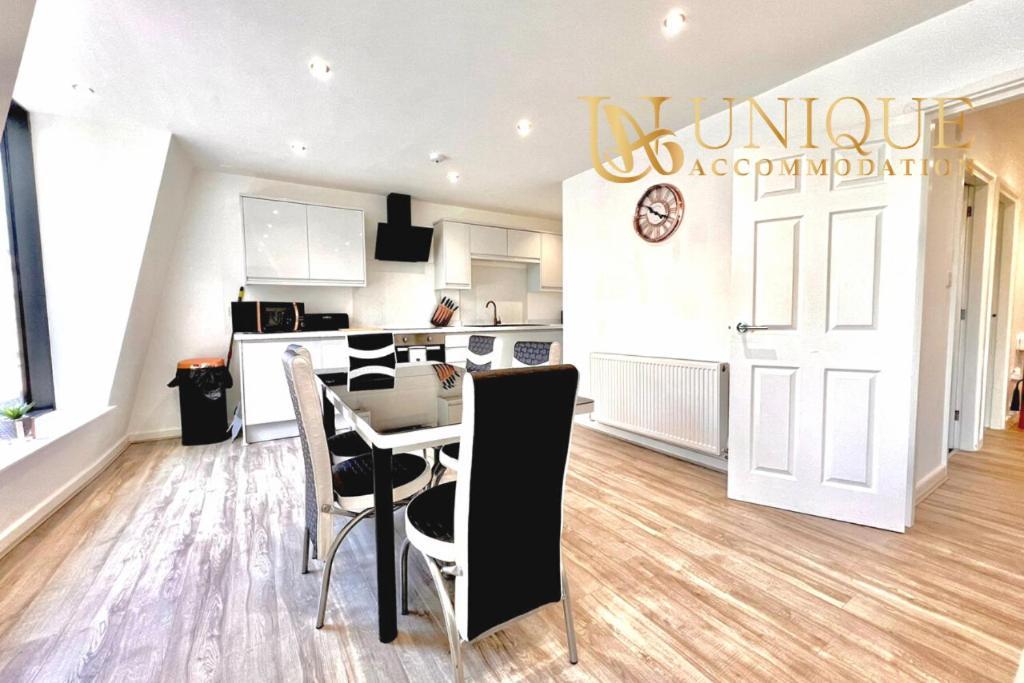 Unique Accommodation Liverpool - Luxury 2 Bed Apartments , Perfect For Business & Families, Book Now Buitenkant foto